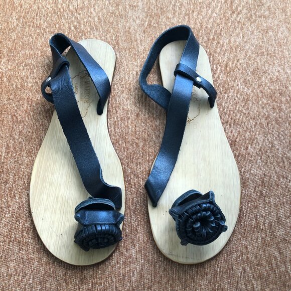El Marton Half Moon Lili Sandal - Picture 8 of 9